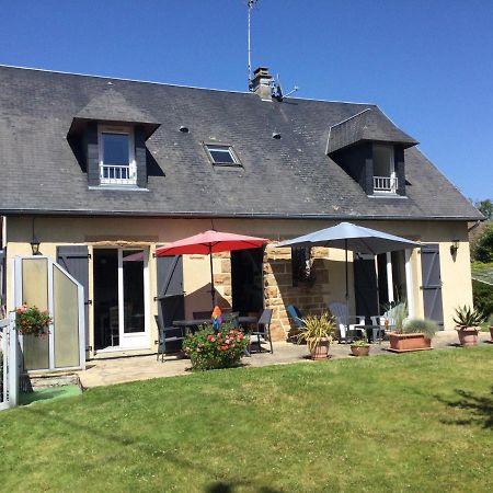 Maison Calme: Spacious Retreat with Terrace near Granville Exterior photo